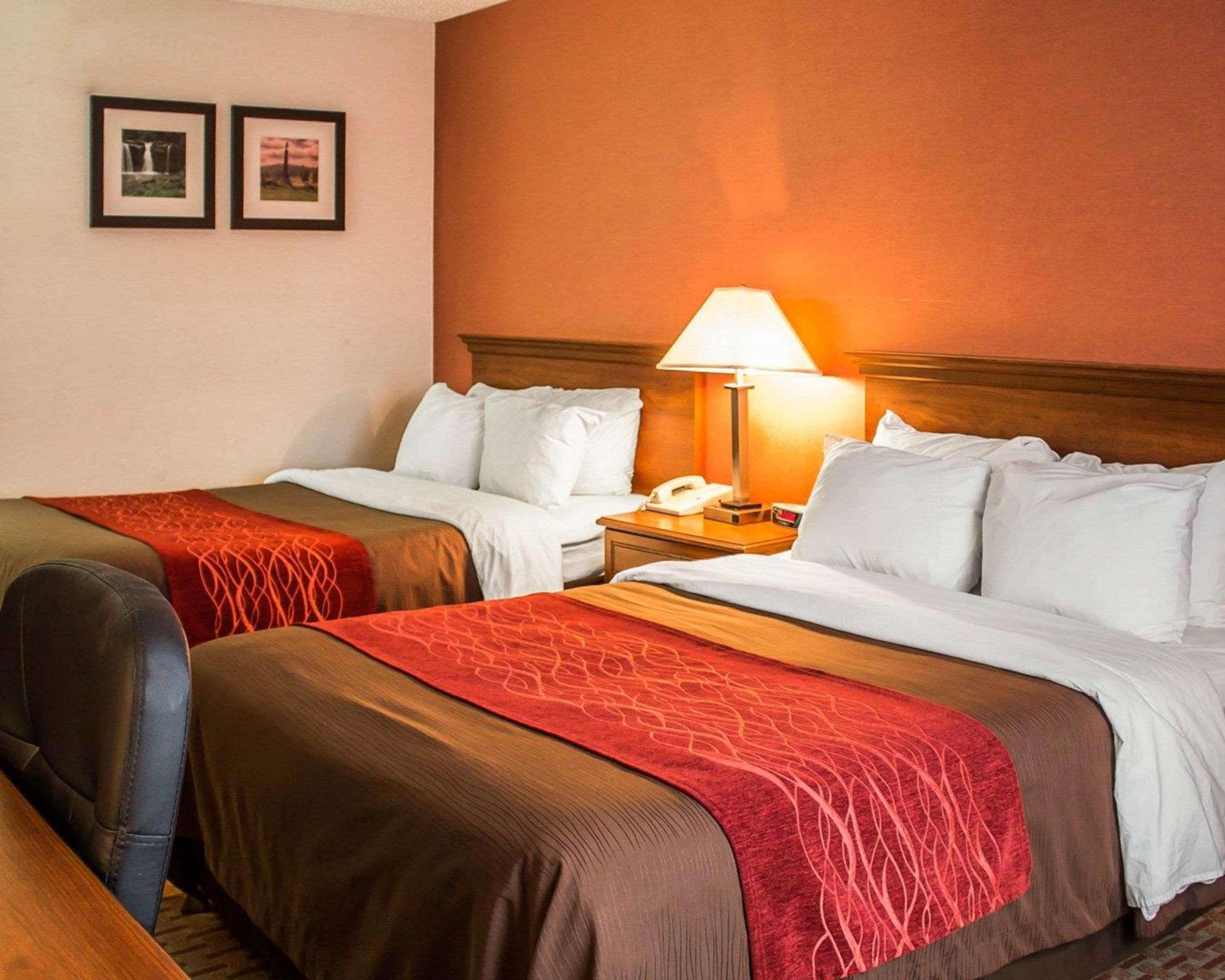 Quality Inn East Liverpool Екстериор снимка