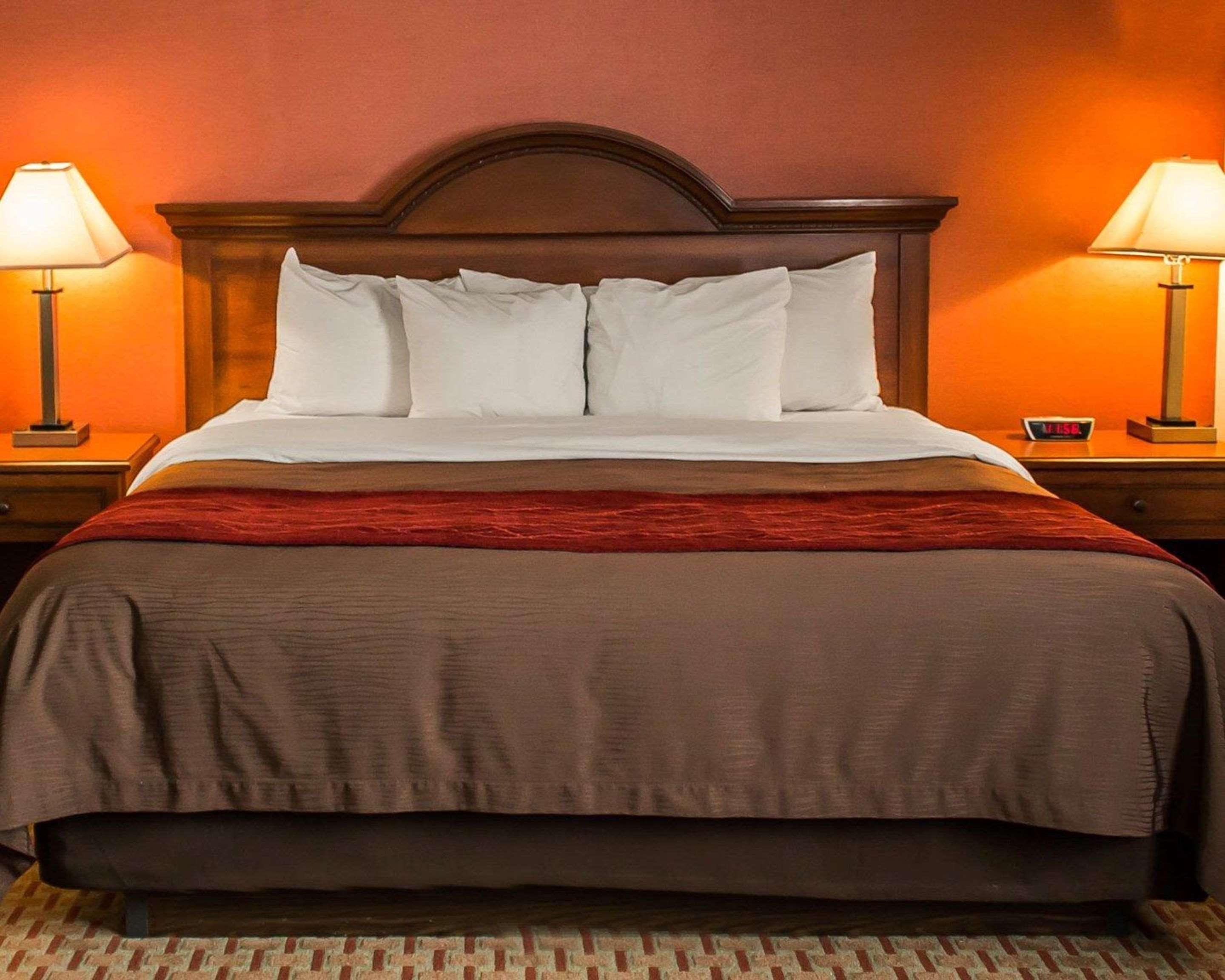 Quality Inn East Liverpool Екстериор снимка