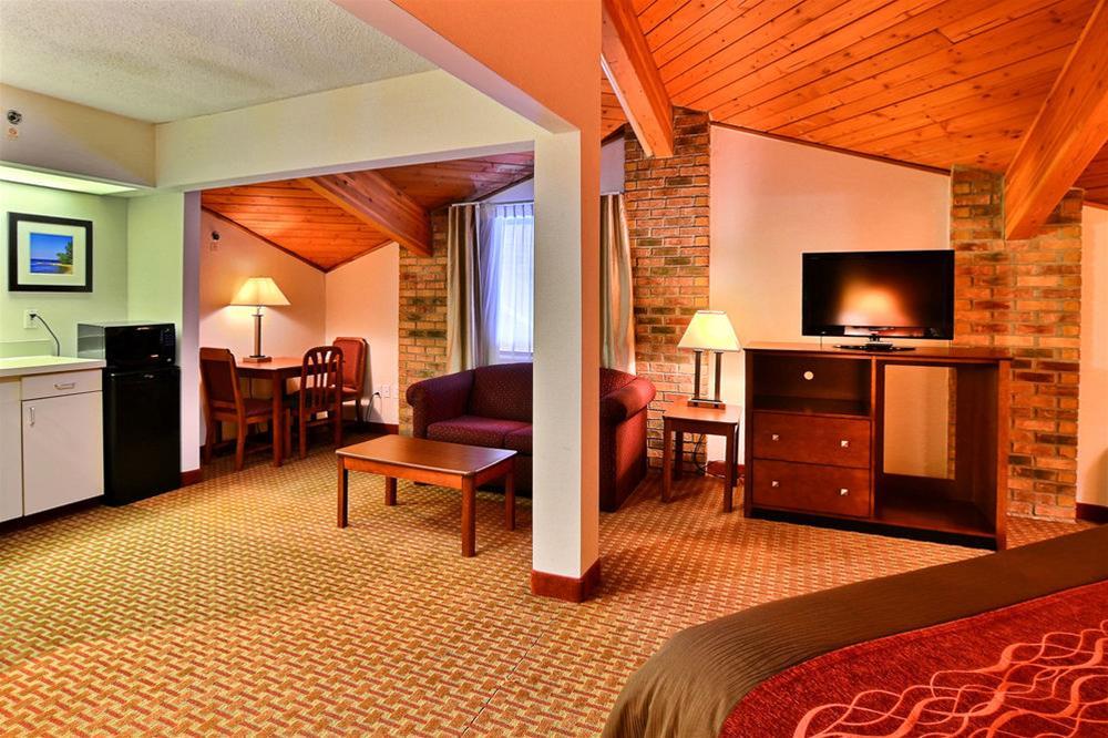 Quality Inn East Liverpool Екстериор снимка