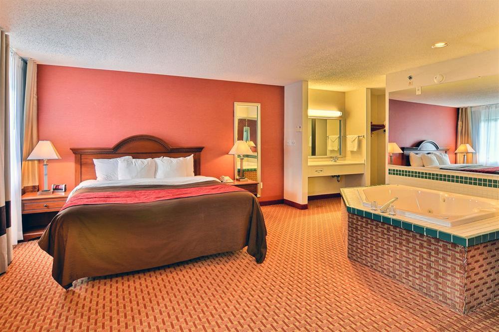 Quality Inn East Liverpool Екстериор снимка