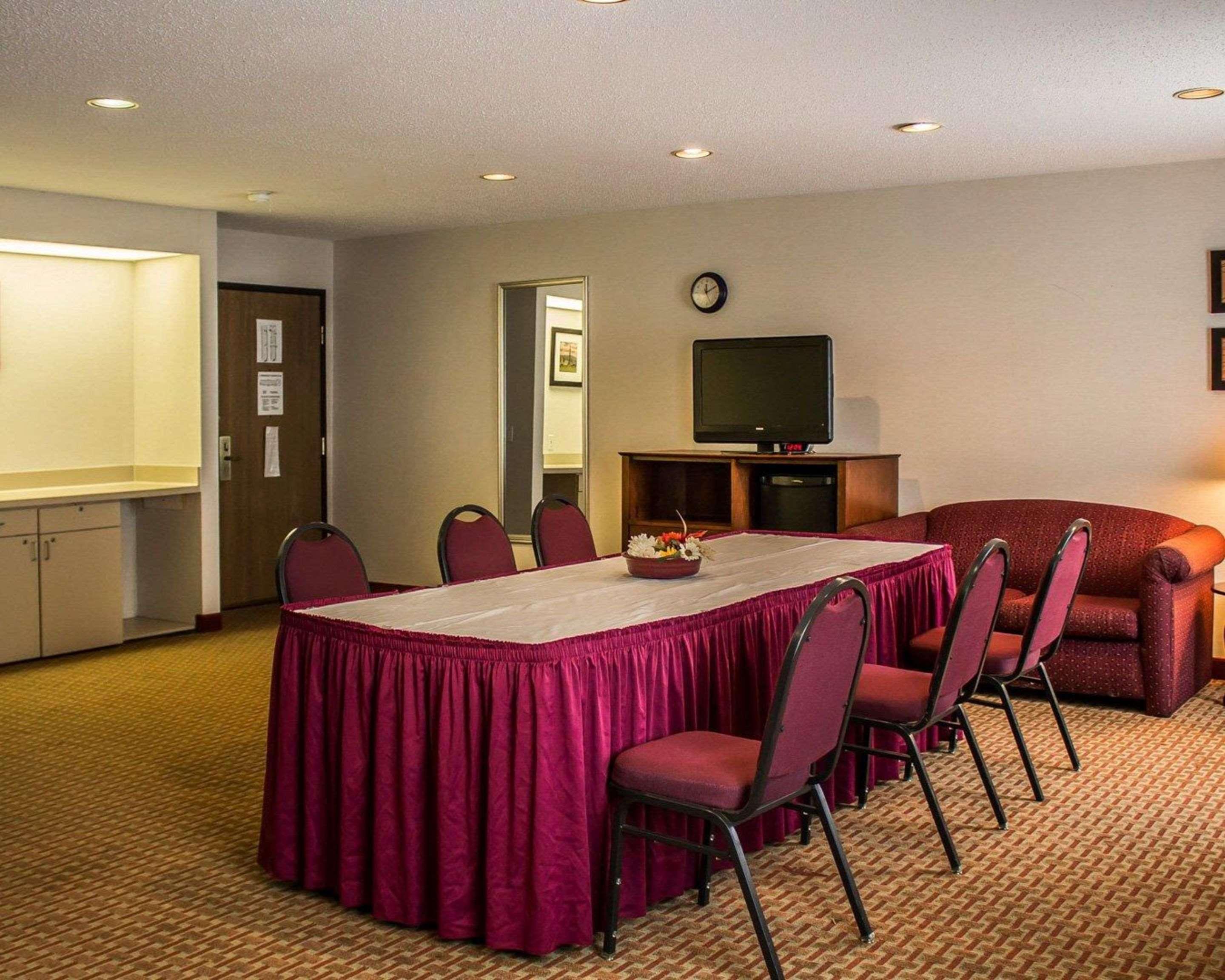 Quality Inn East Liverpool Екстериор снимка