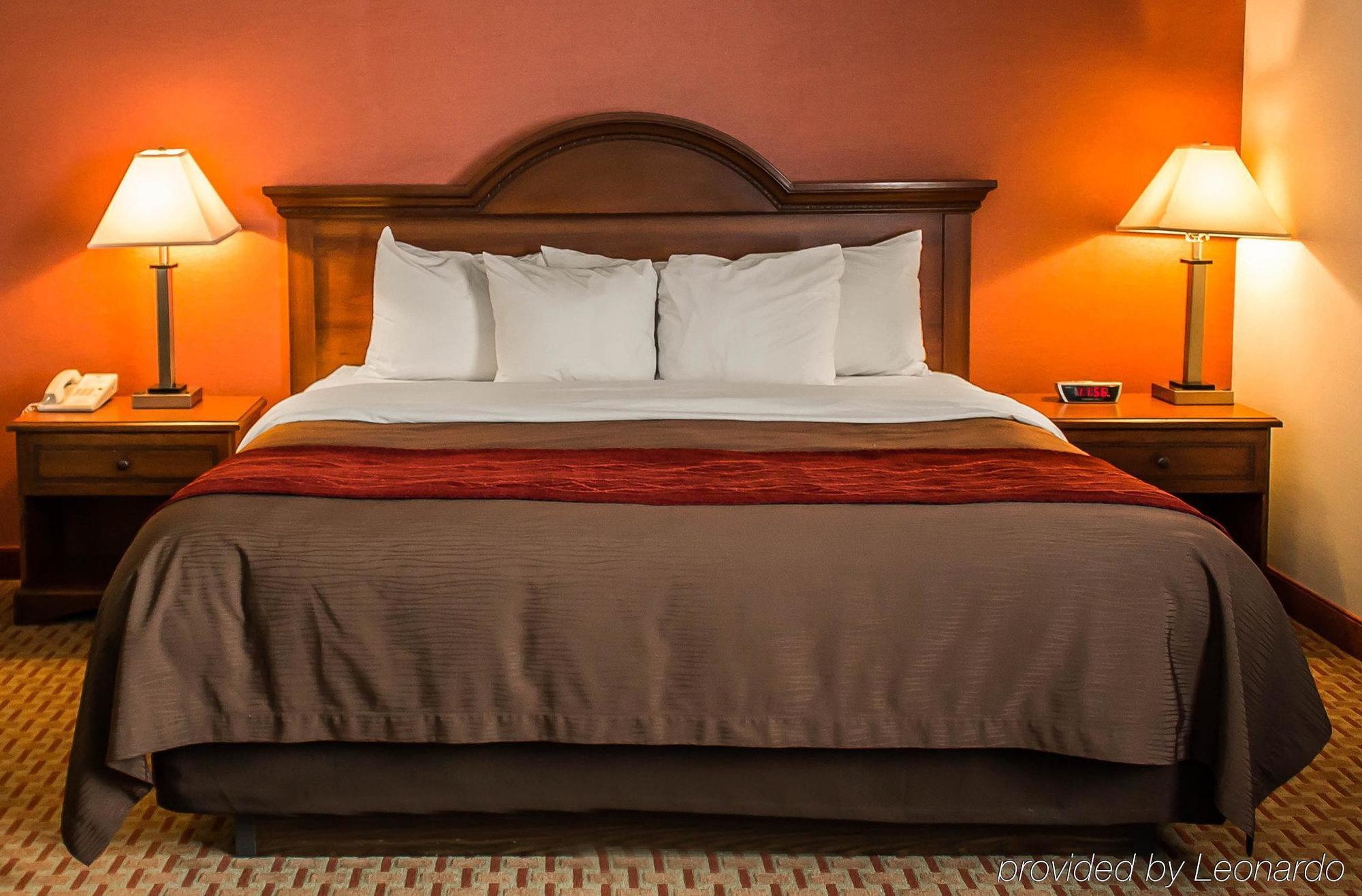 Quality Inn East Liverpool Екстериор снимка