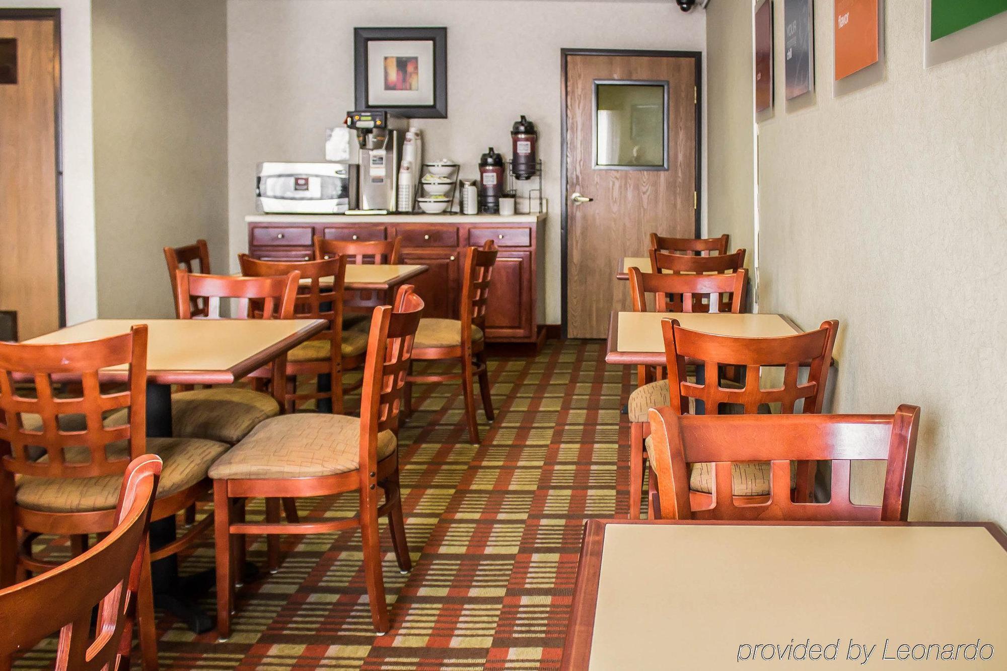 Quality Inn East Liverpool Екстериор снимка