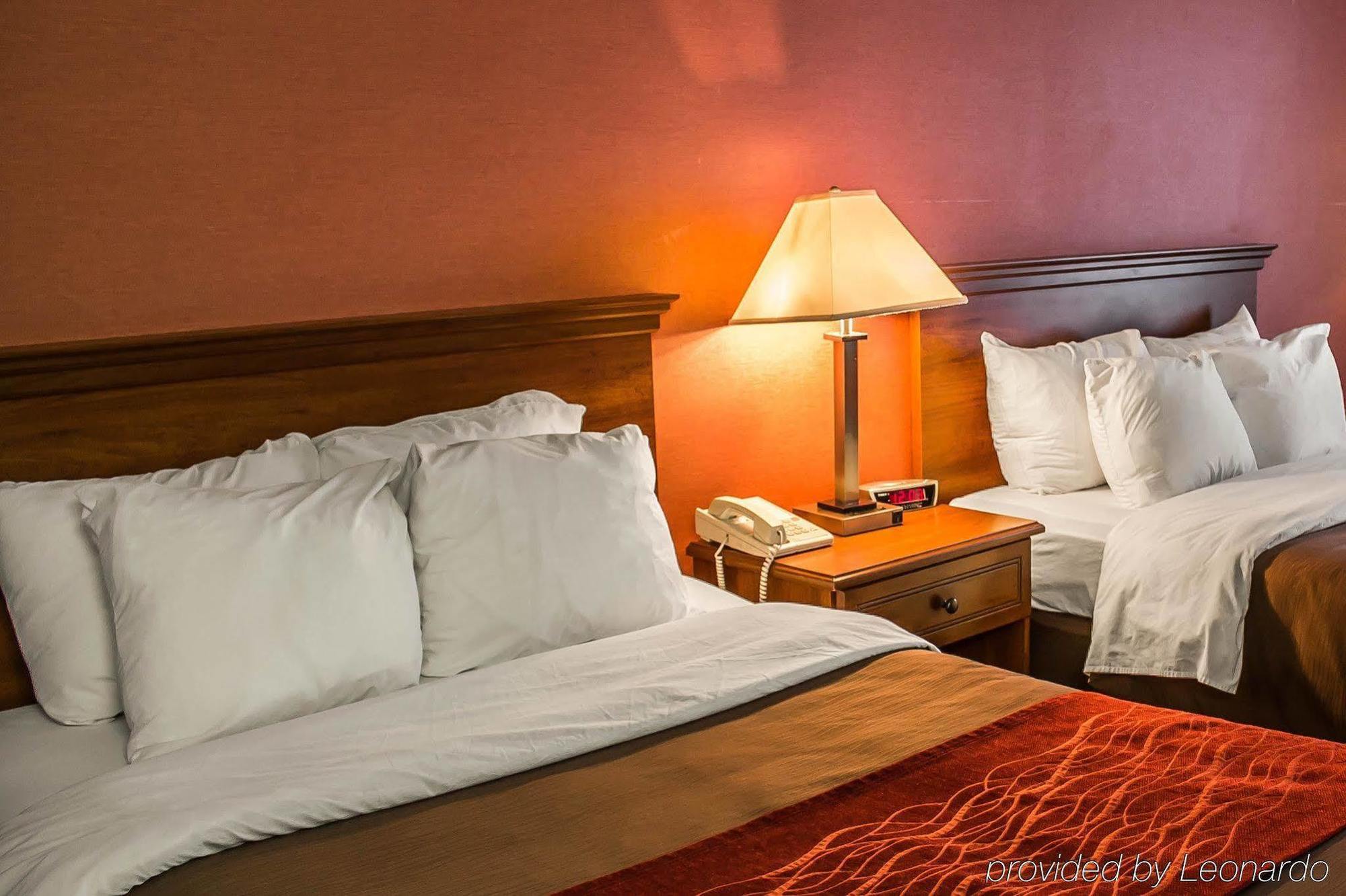 Quality Inn East Liverpool Екстериор снимка